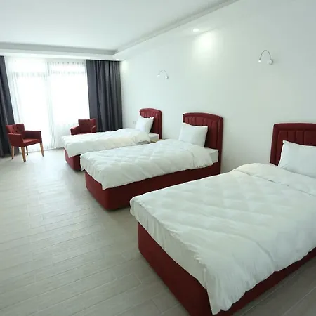 Rota 17 Hotel *